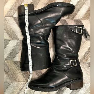 Ugg Shearling Lined mid calf boots